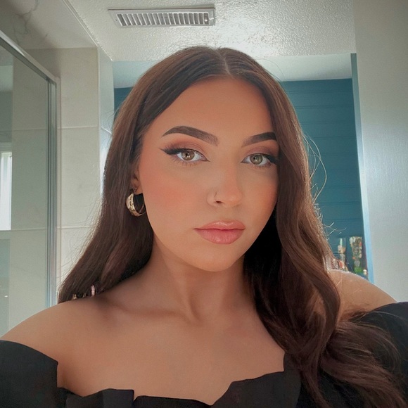 Meet your Posher, Grace - Picture 2 of 3